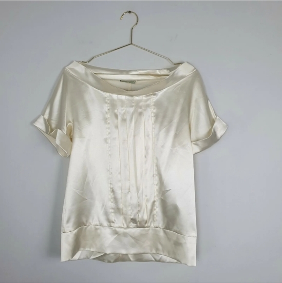 Review White Cream Size 10 Satin Feel Soft Shoulder Women's Top Shirt Blouse - Picture 2 of 12